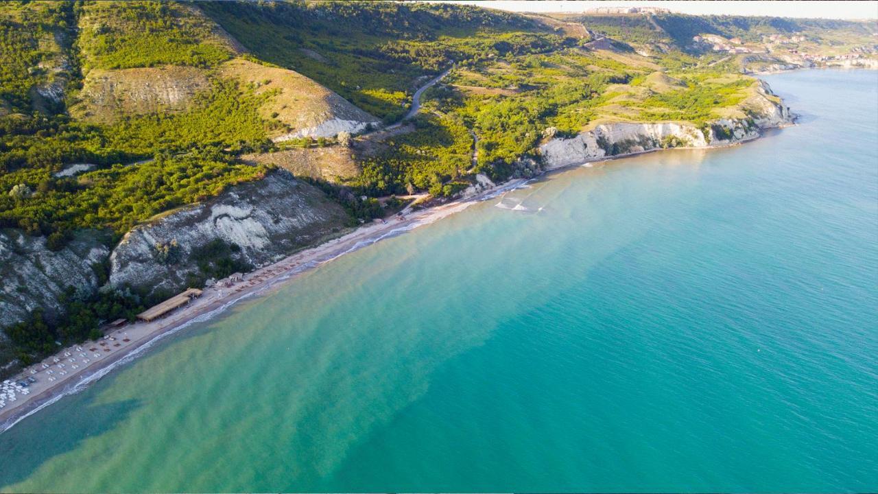 فندق لايتهاوس غولف وسبا بالشيك المظهر الخارجي الصورة Aerial view of the bay