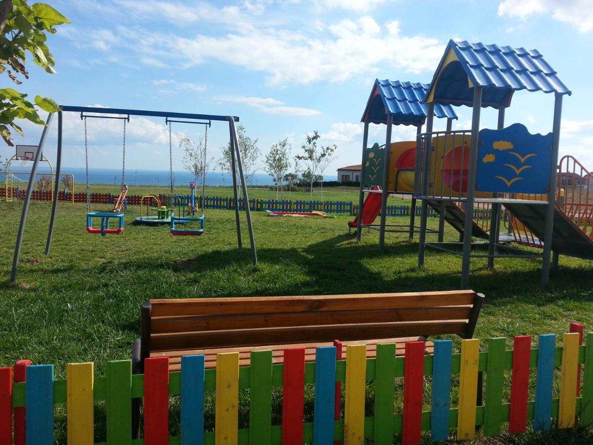 فندق لايتهاوس غولف وسبا بالشيك المظهر الخارجي الصورة Playground in the village