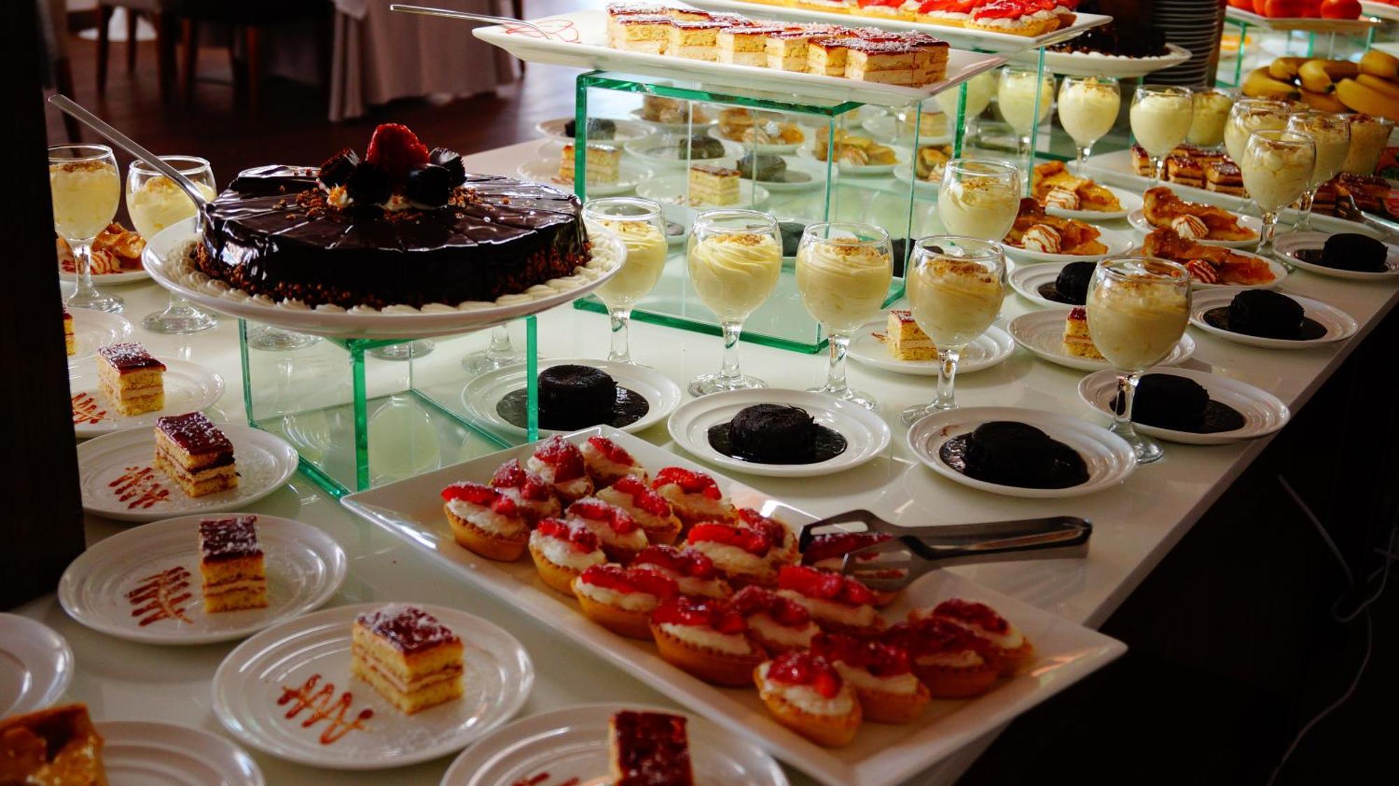 فندق لايتهاوس غولف وسبا بالشيك المظهر الخارجي الصورة A dessert buffet