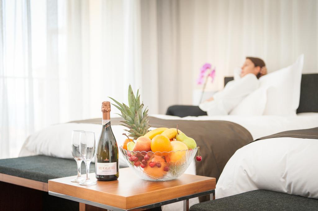 فندق لايتهاوس غولف وسبا بالشيك المظهر الخارجي الصورة A fruit bowl in a hotel room